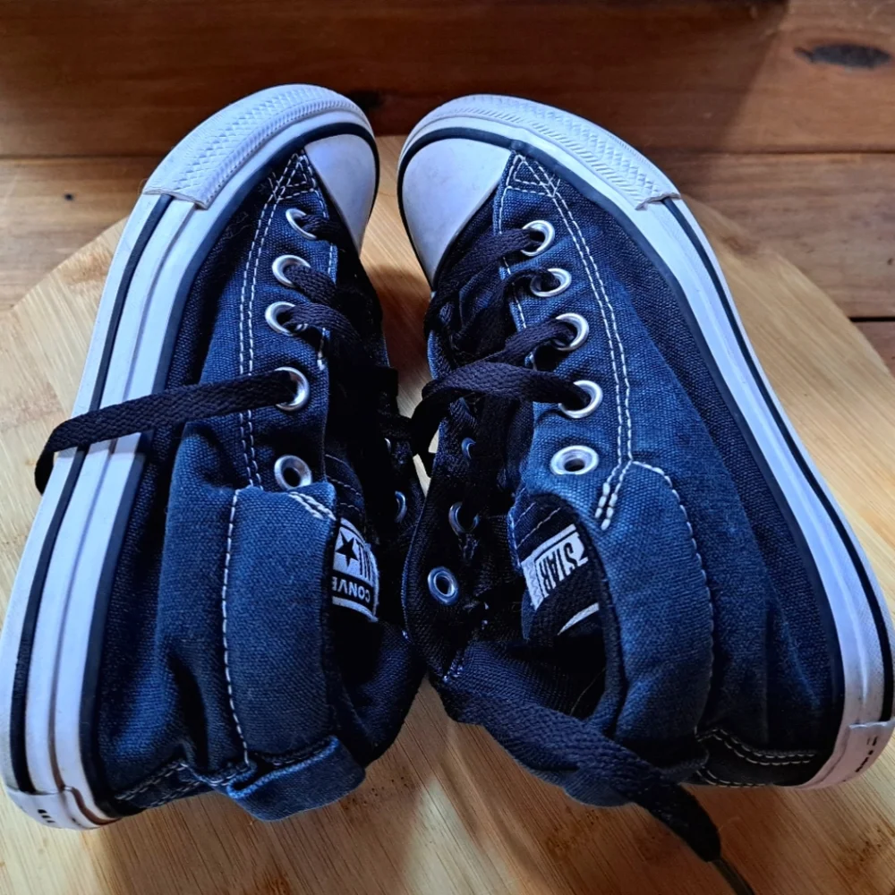 Converse Chuck Taylor All Star Sneakers, Children's Size 1, Black Lace Up Canvas